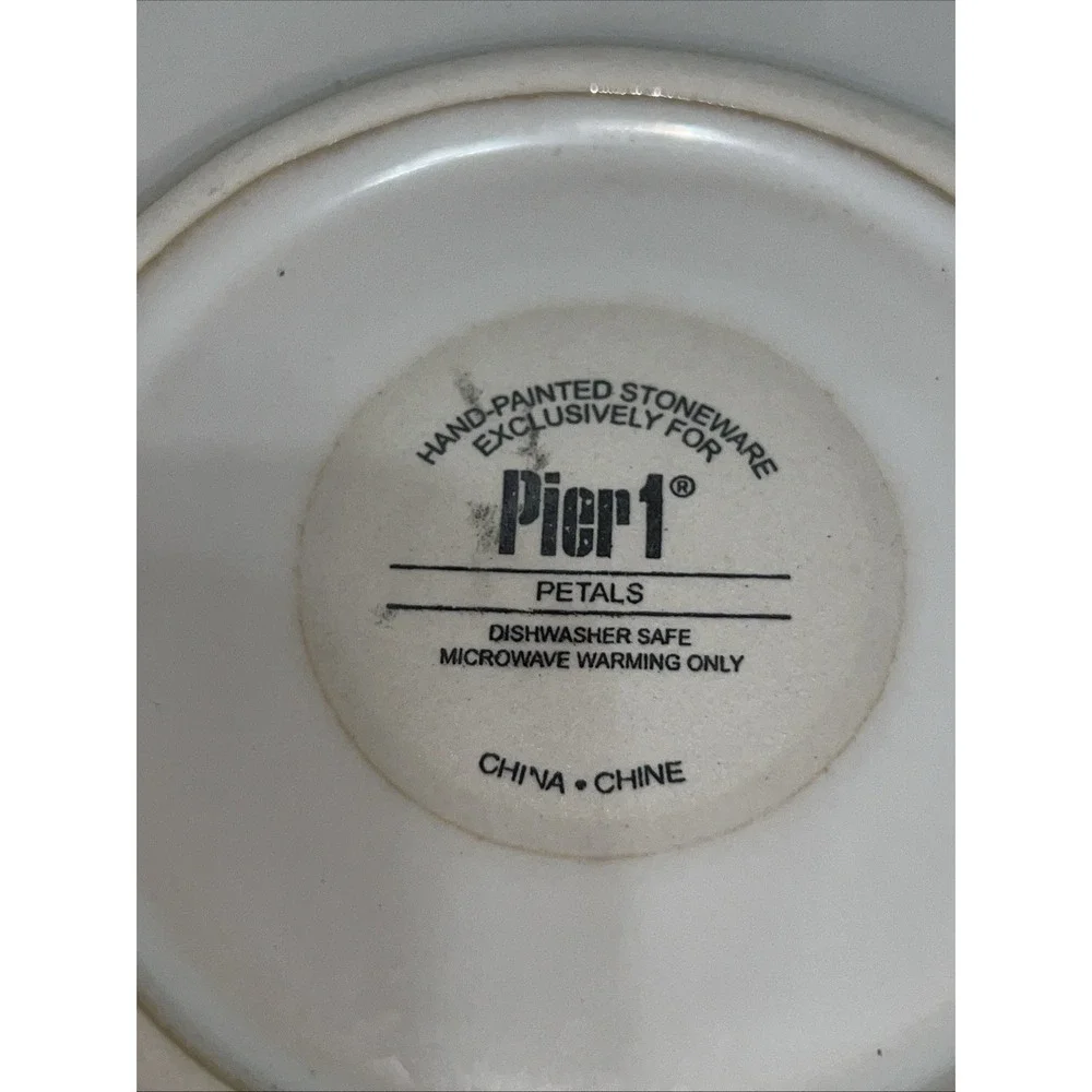 Vintage Pier 1 Petals Stoneware Pasta Serving Bowl Rare Discontinued Beige 13.5